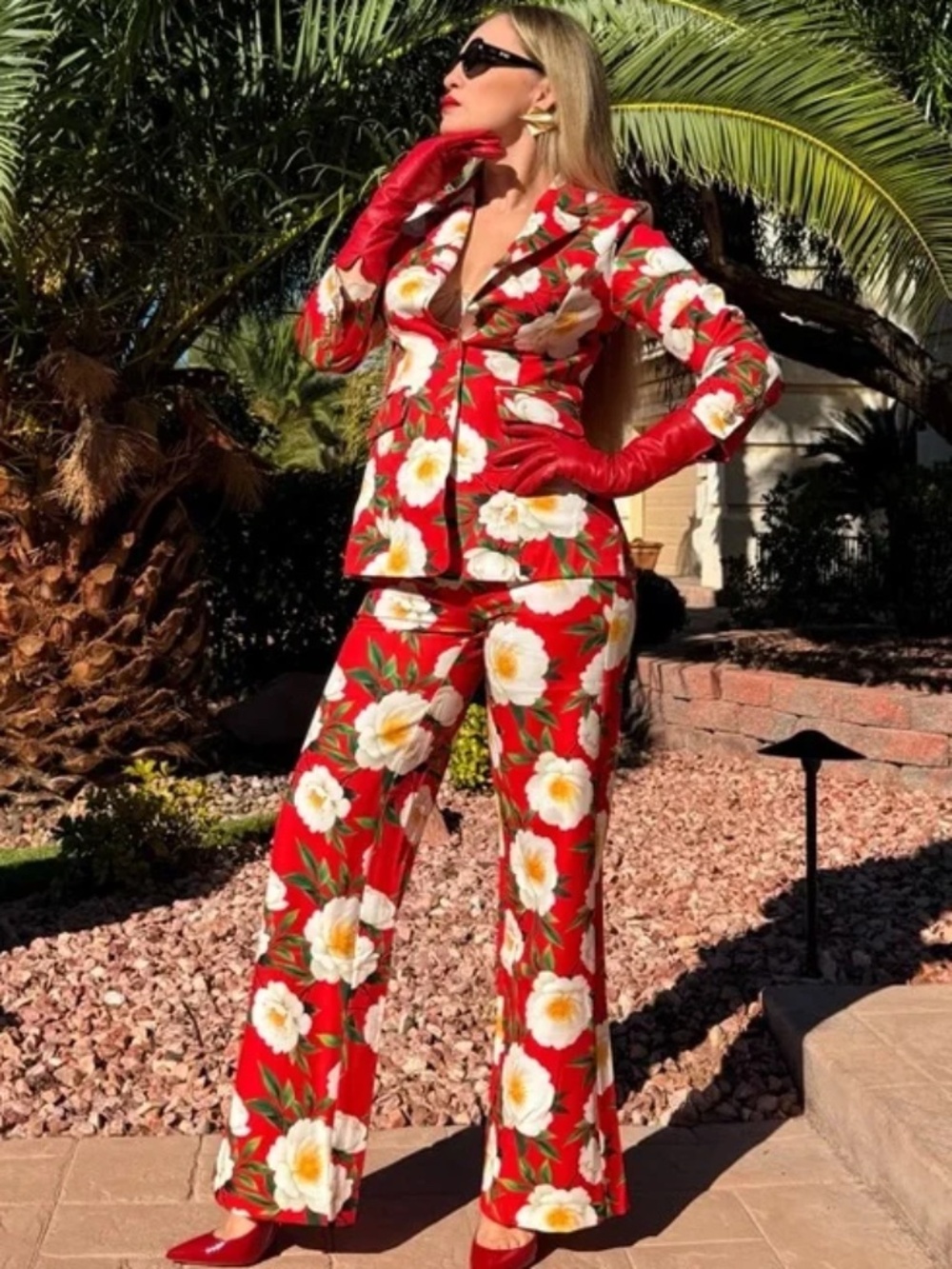 Boutique Red and White Floral Pant and Blazer set size Small NWT